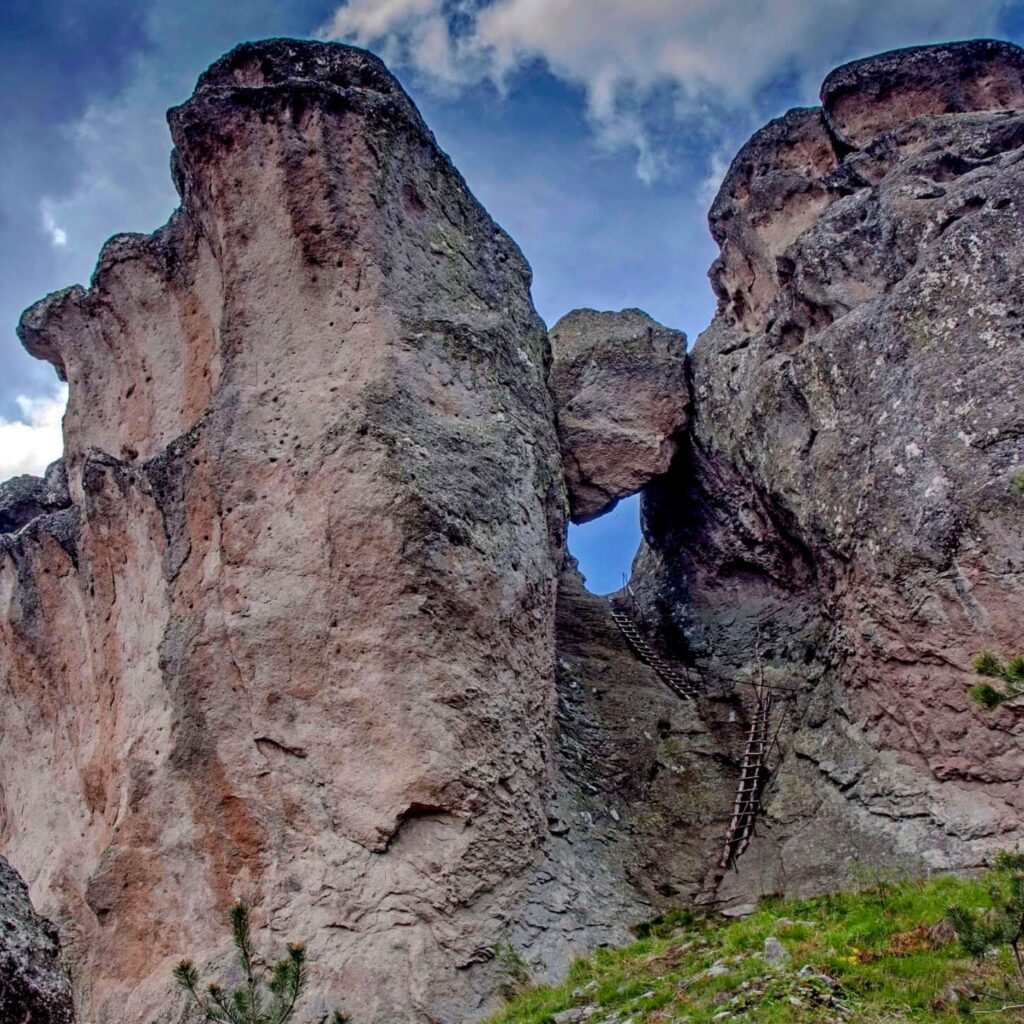 Караджов камък
